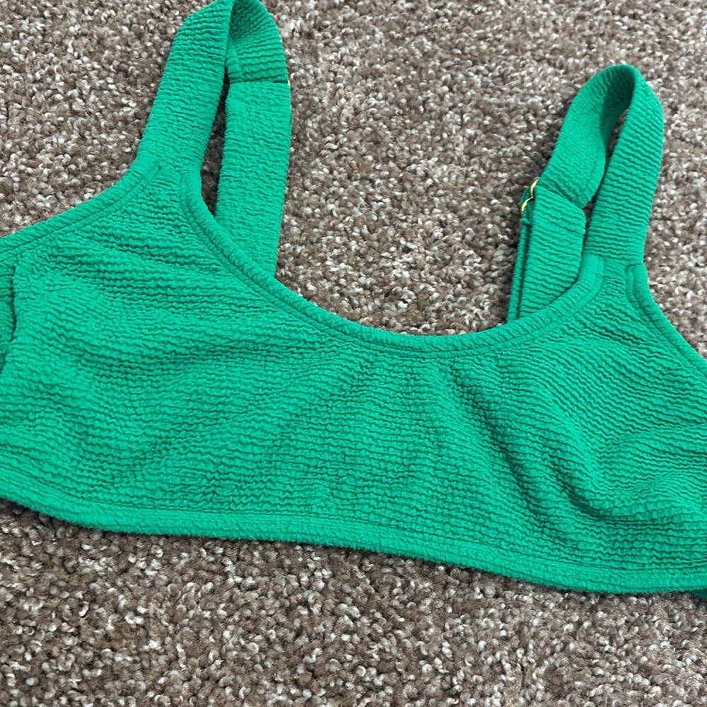Green Bikini Set - Picture 2 of 4